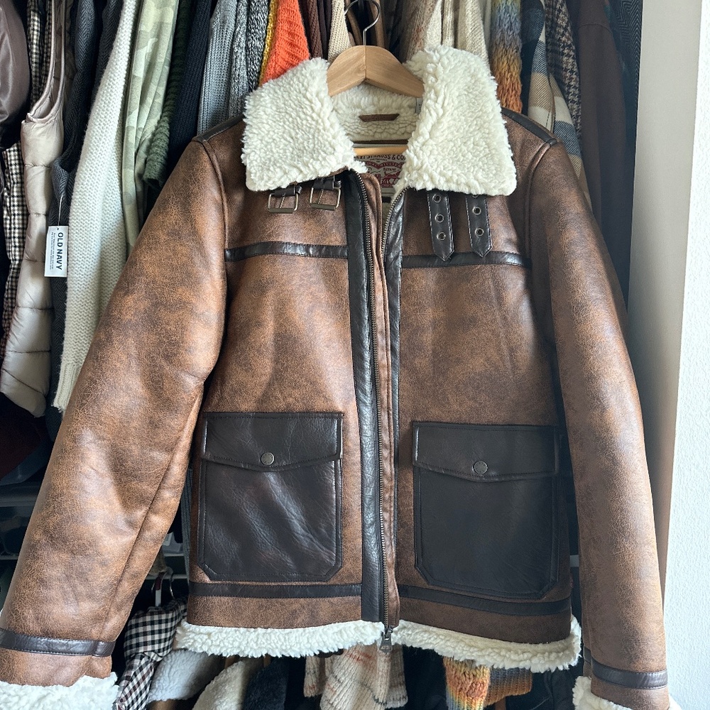 BRAND NEW!!! Levi’s Sherpa Lined Coat-Small